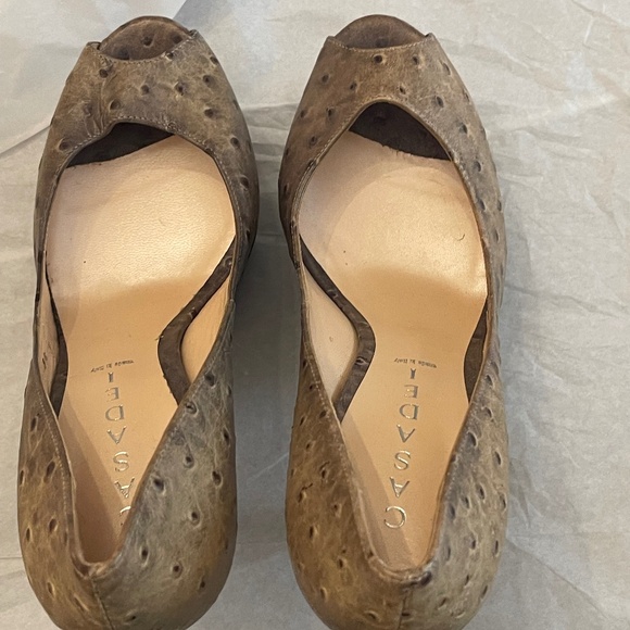 NWOB Casadei Ostrich Embossed Leather Peep Toe Platform Pumps 8.5 - Picture 2 of 14